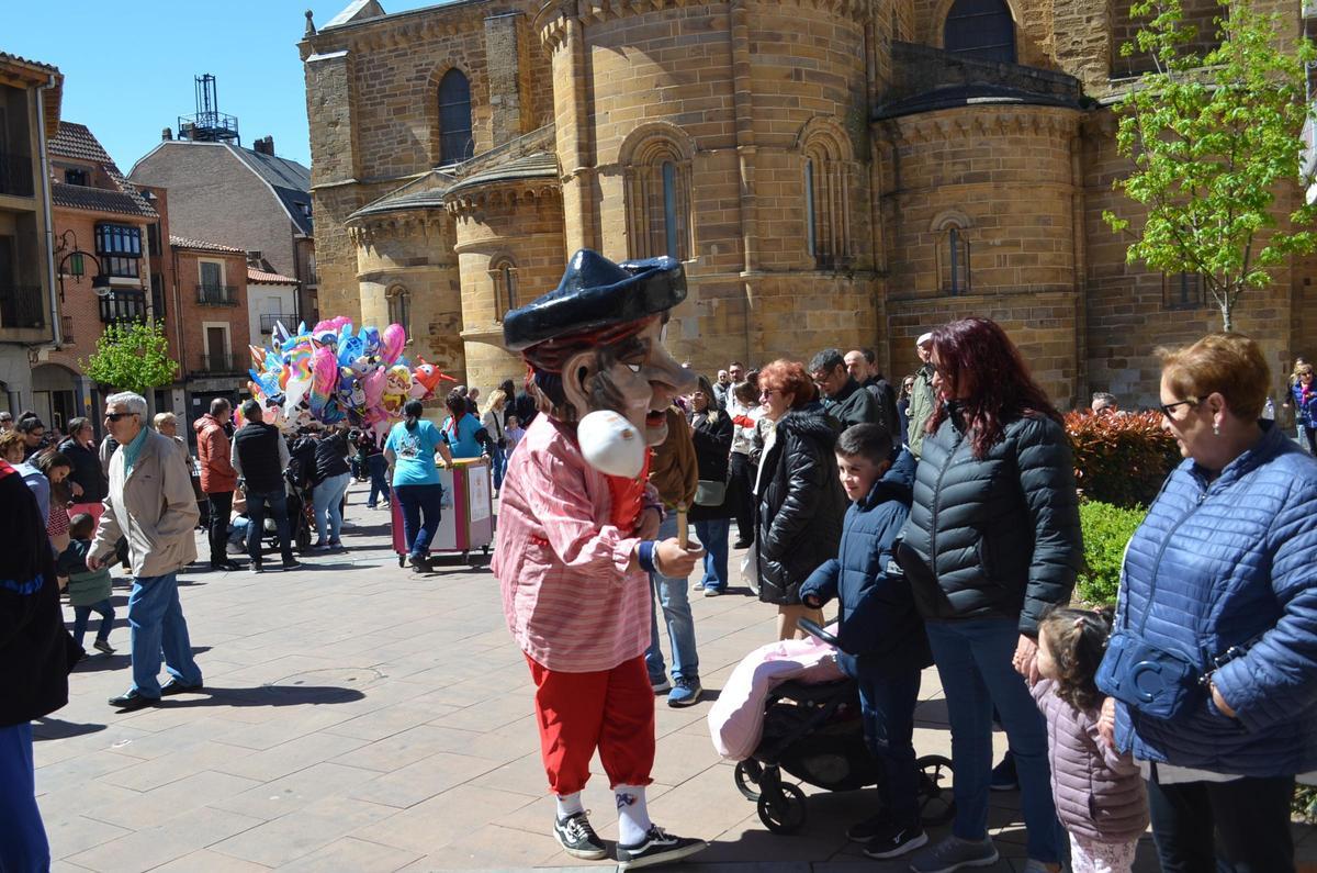 El domingo de La Veguilla de Benavente, en imágenes