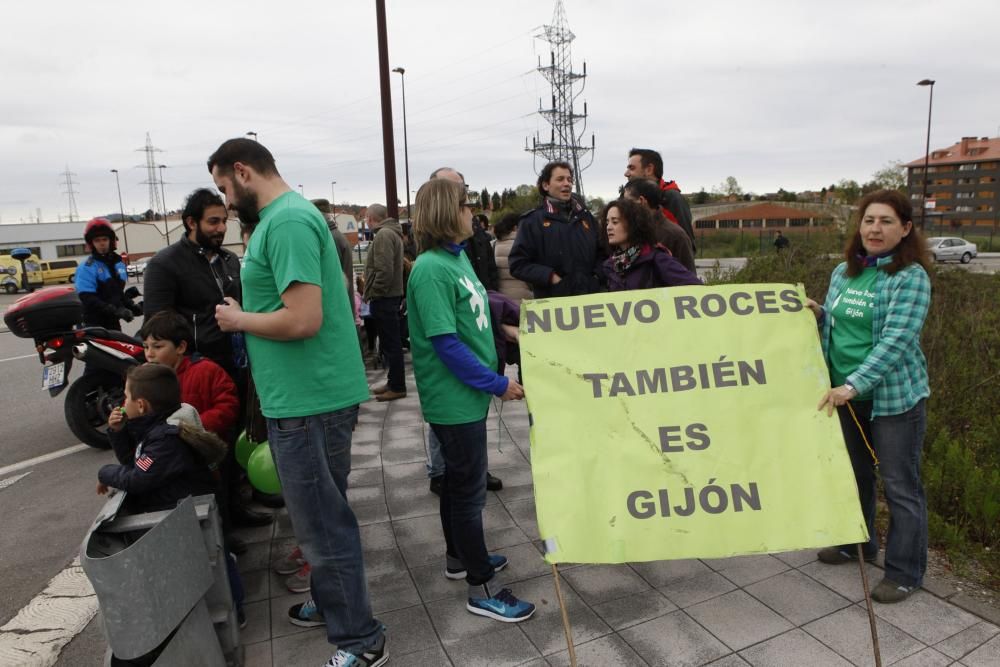 Manifestación de los vecinos de Nuevo Roces