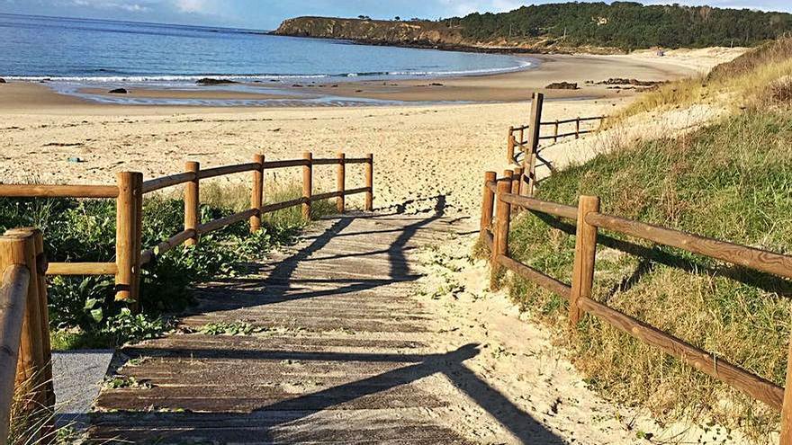 Pasarela en la playa de Pragueira.   | // FDV