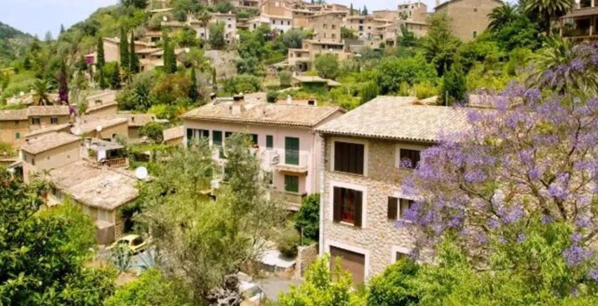 Una vista general de Deià