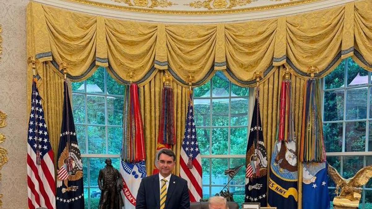 Trump recibe al Flávio Bolsonaro y la ultraderecha celebra la posibilidad de un impulso a su golpeada campaña presidencial