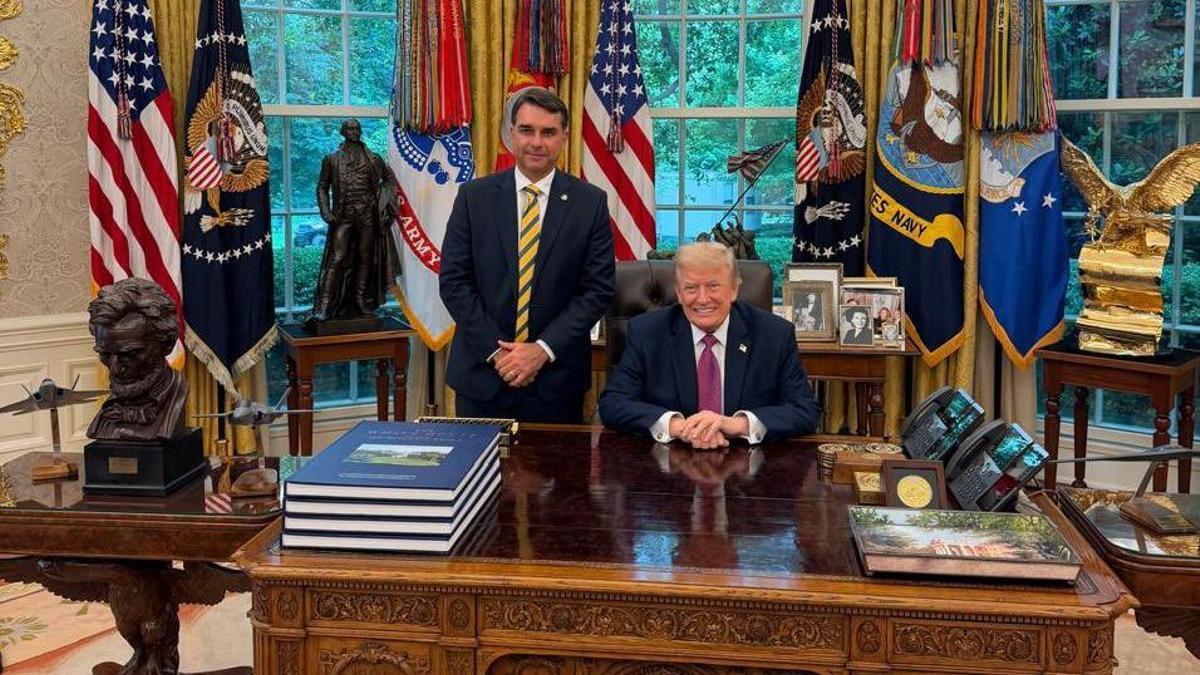 Trump recibe a Flávio Bolsonaro en la Casa Blanca para respaldar su candidatura