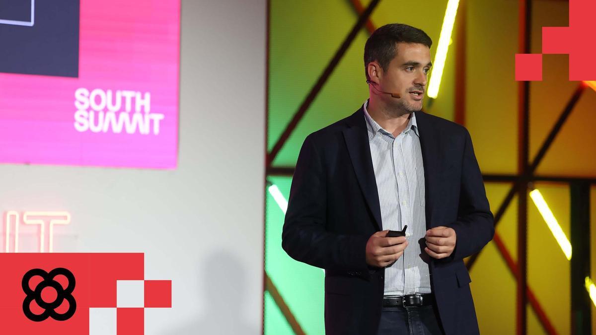 Albert Icart, cofundador de Kibus Petcare, en una presentación sobre su 'startup' en el congreso South Summit