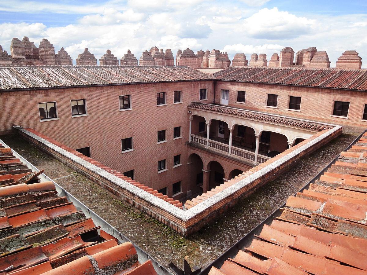 Castillo de Coca, Patio de Armas
