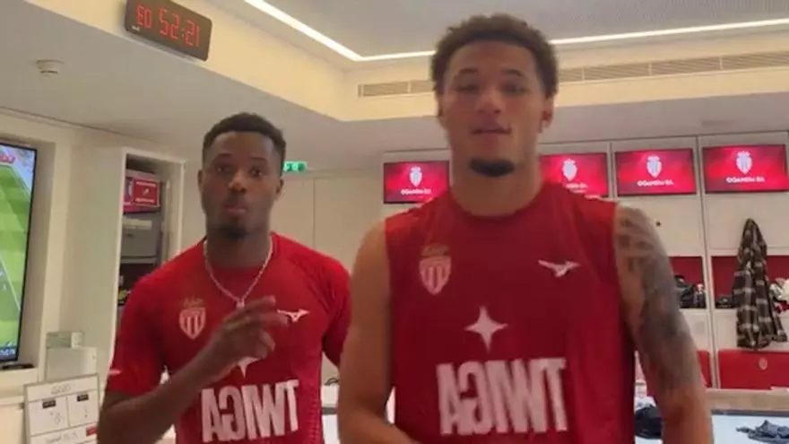 ¡Ansu Fati saca los pasos prohibidos con su compañero de equipo Paris Brunner!