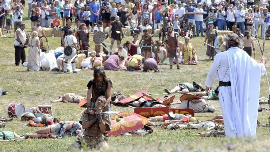 Romanos tendidos sobre el campo de batalla tras la victoria de los astures.