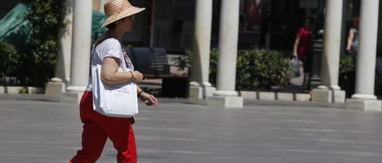 Calor intenso El cambio de estación se deja sentir en la calle con altas temperaturas