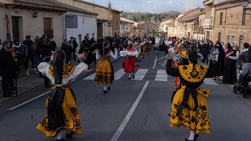 GALERÍA | El Baile del Niño se engrandece en Venialbo