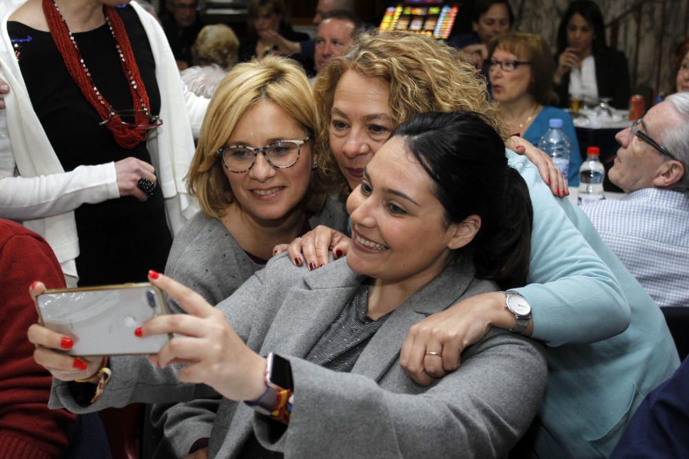 Cena de apoyo a Carmen Contelles en Sedaví