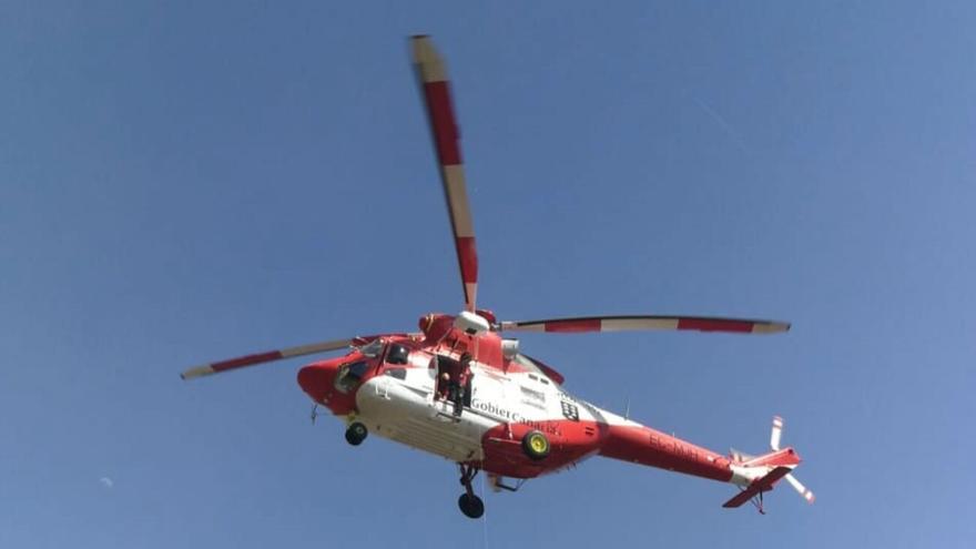 El helicóptero del GES rescata a un varón con traumatismos e hipotermia tras caerse en el Teide