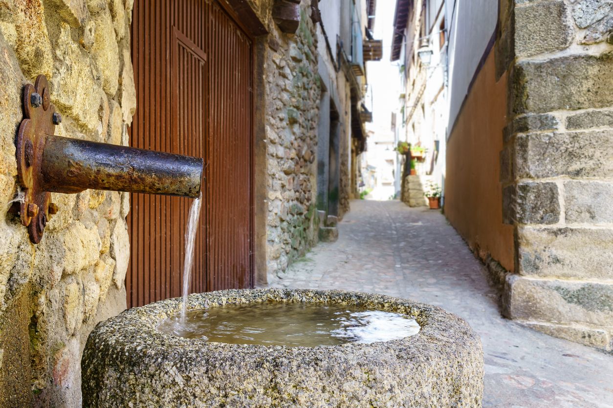 En Sequeros, la mayoría de fuentes tienen su encanto particular.