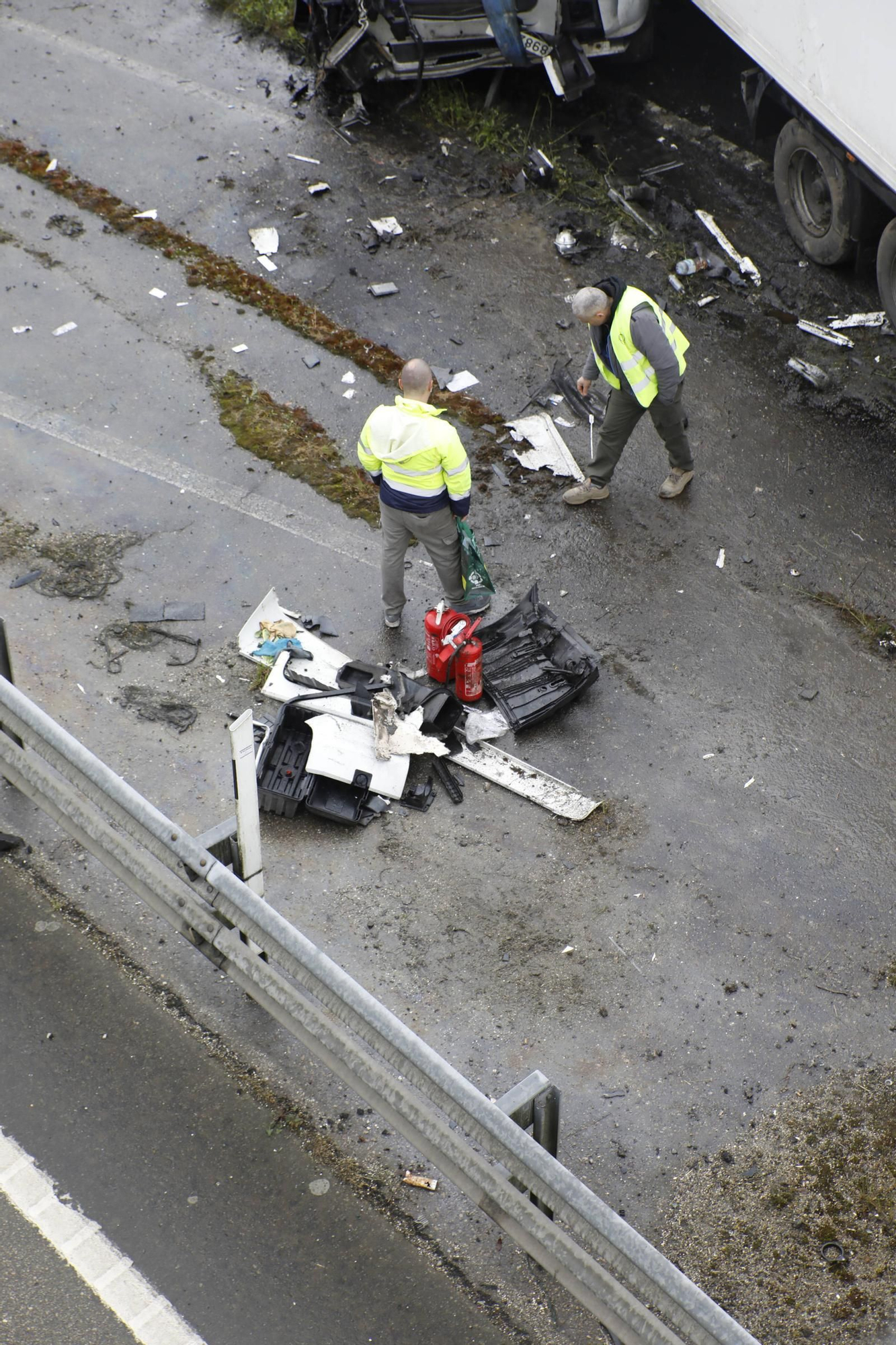 EN IMÁGENES: El brutal accidente de un camión en la A-64