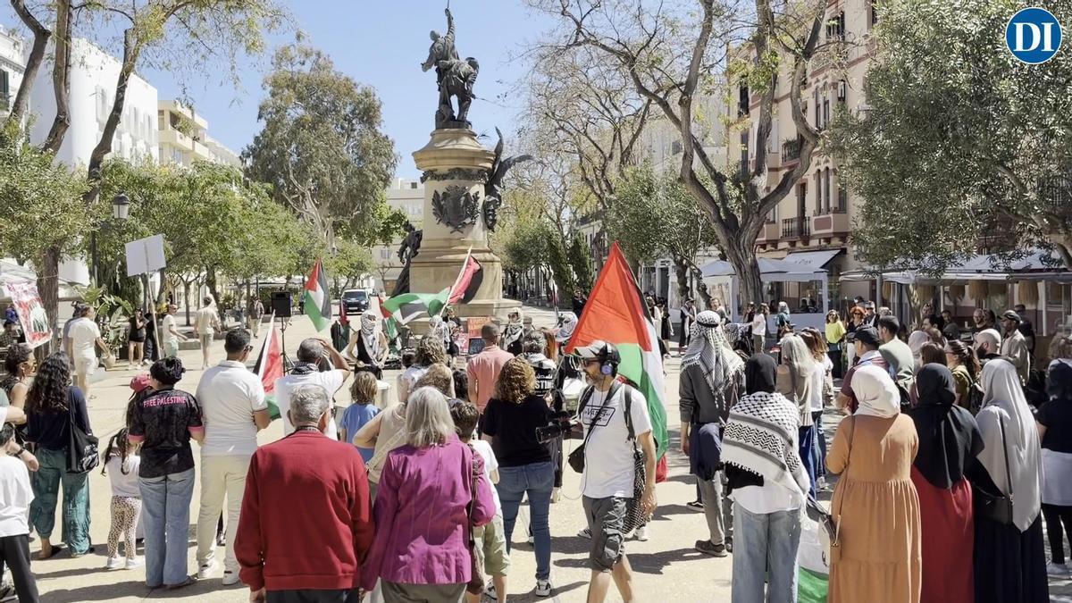 Un centenar de manifestantes claman en Ibiza contra el "hambre de sangre" de Israel
