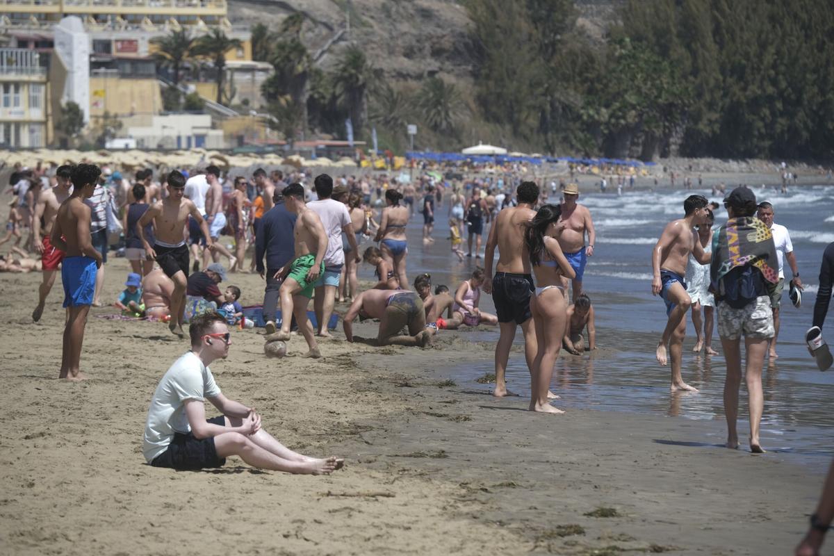 Las playas del sur recobran vida en Semana Santa