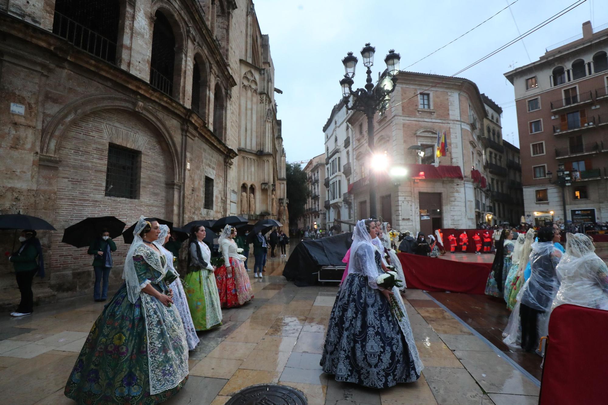 Búscate en el primer día de ofrenda por la calle de la Paz (entre las 18:00 a las 19:00 horas)