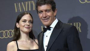 Stella del Carmen y Antonio Banderas, en un photocall.
