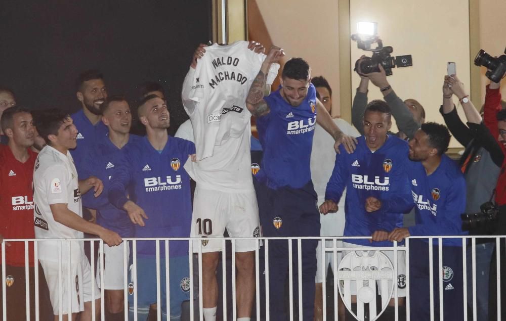 Euforia en el balcón de Mestalla