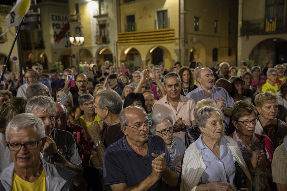 Fotogaleria: Amer es declara "territori lliure i sobirà" i diu que no estarà "sotmès" a Espanya