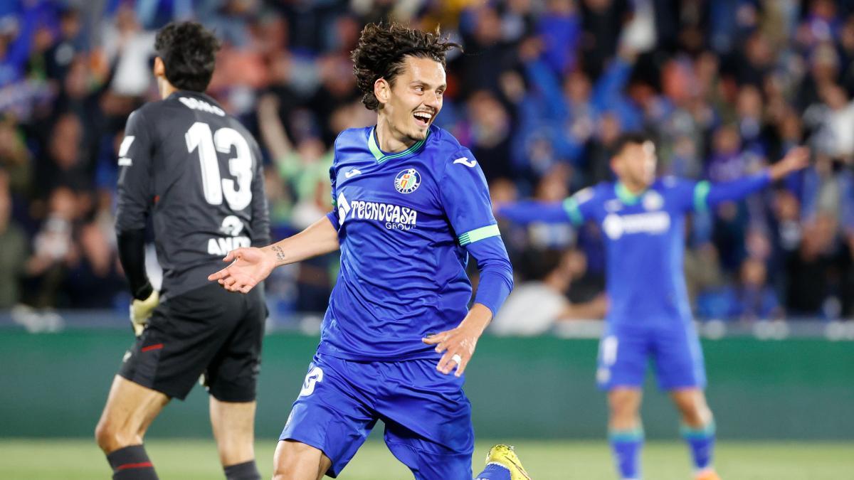 Enes Ünal, celebrando un gol con el Getafe.