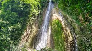 Esta es la ruta de senderismo más refrescante de Málaga, con saltos de agua y dos cascadas de 20 metros de altura