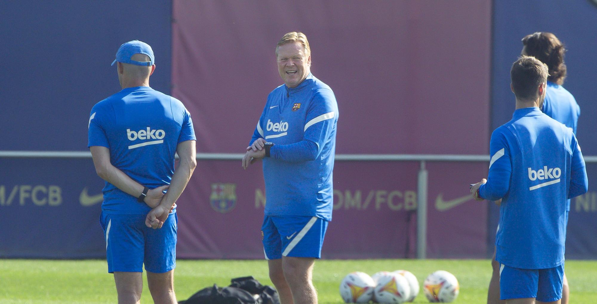 Ronald Koeman, en el entrenamiento previo al Barça - Levante