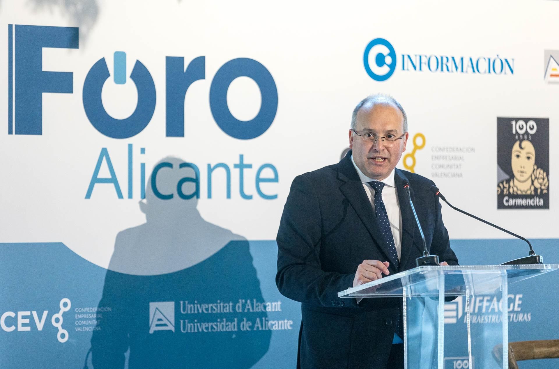 Miguel Tellado participa en el Foro Información