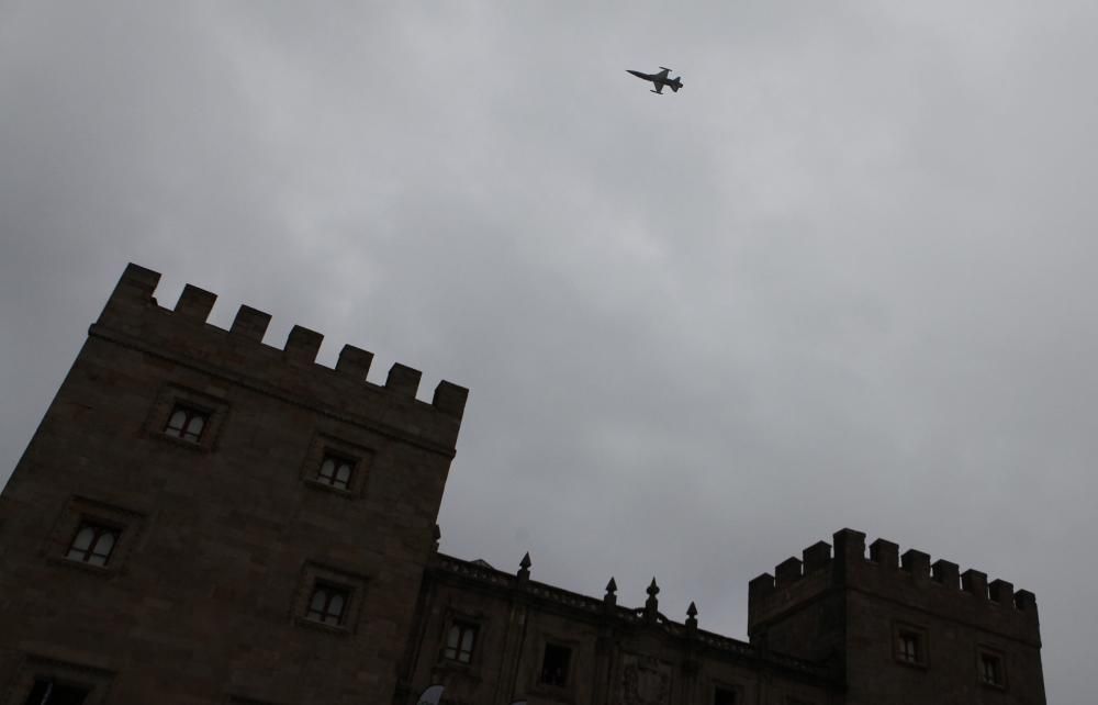 Ensayo de los aviones y helicópteros que participarán en el Festival Aéreo de Gijón