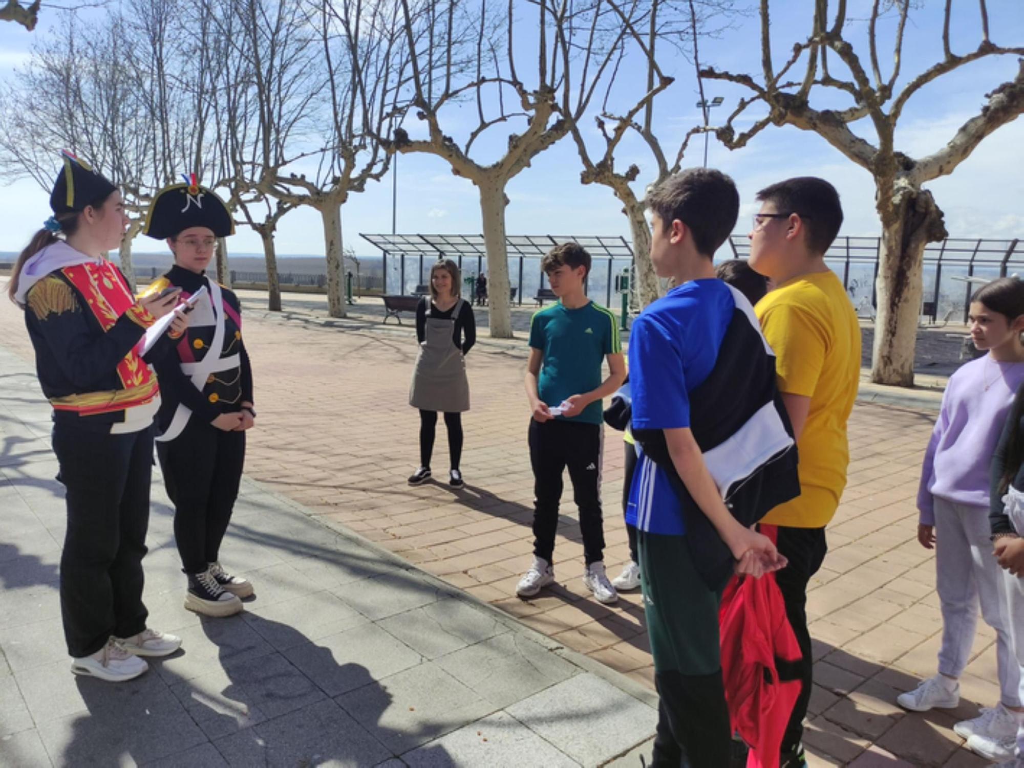 Alumnos del colegio San Vicente de Paúl y la Carrera de Benavente