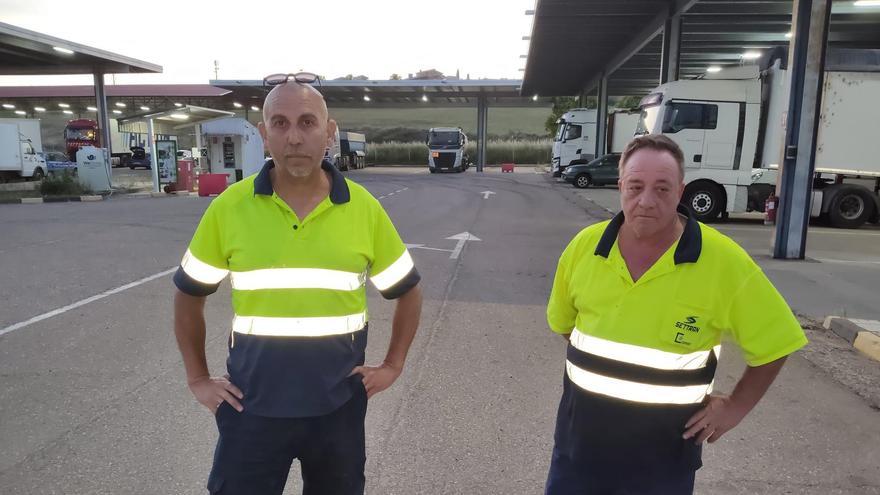 Video | Los trabajadores del Centro de Transporte de Coria denuncian que llevan tres meses sin cobrar