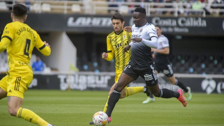 El FC Cartagena cae preso de los nervios ante el Oviedo (1-2)