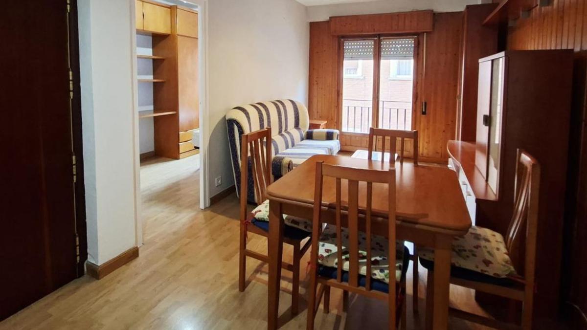 El salón de la vivienda a la venta en Delicias por 124.000 euros