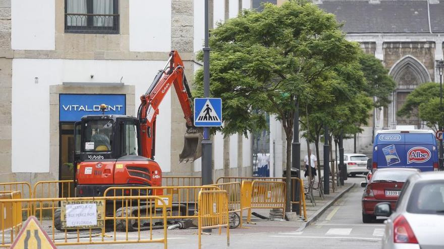 Obras de asfaltado en la calle Pedro Menéndez