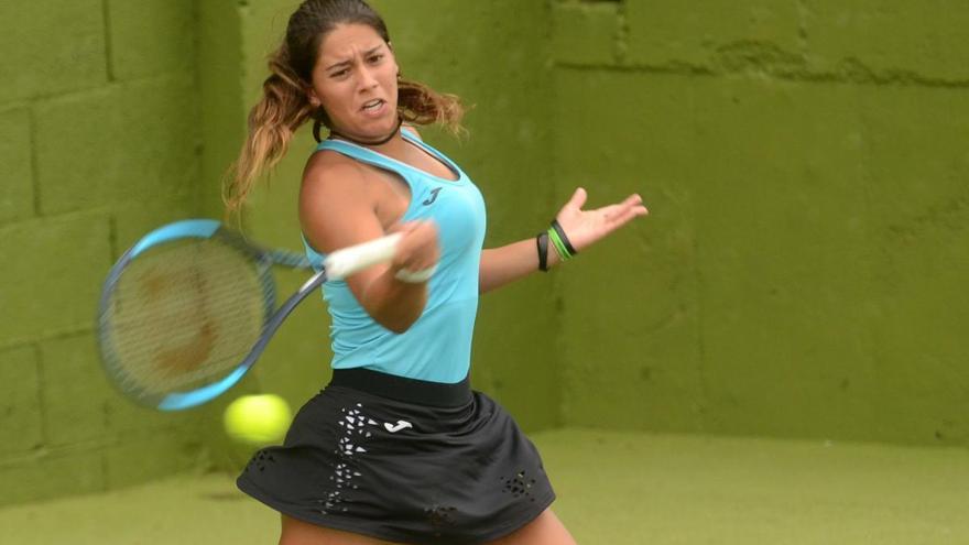 La tenista vilagarciana de la Academia Ferrer está haciendo historia en París.