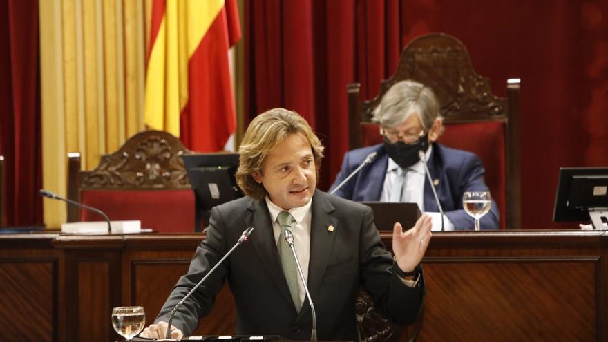 El presidente del Parlament corta al portavoz de Vox por utilizar el debate sobre los presupuestos para hablar del Constitucional y la sedición