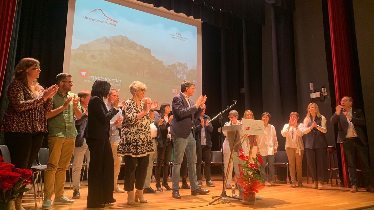 El PSOE de Morella presenta su candidatura en el teatro municipal.
