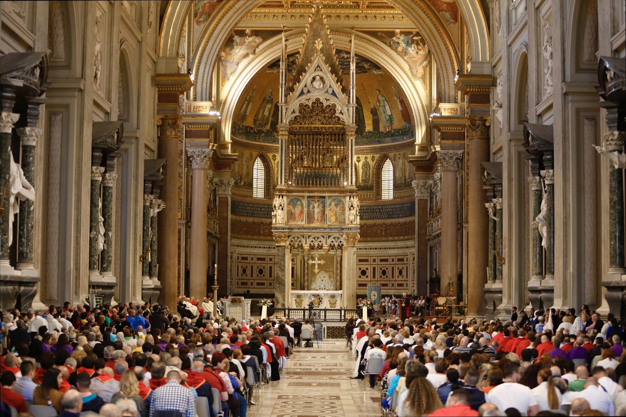 Acto de inauguración del Jubileo de las Cofradías en Basílica de San Juan de Letrán, Roma