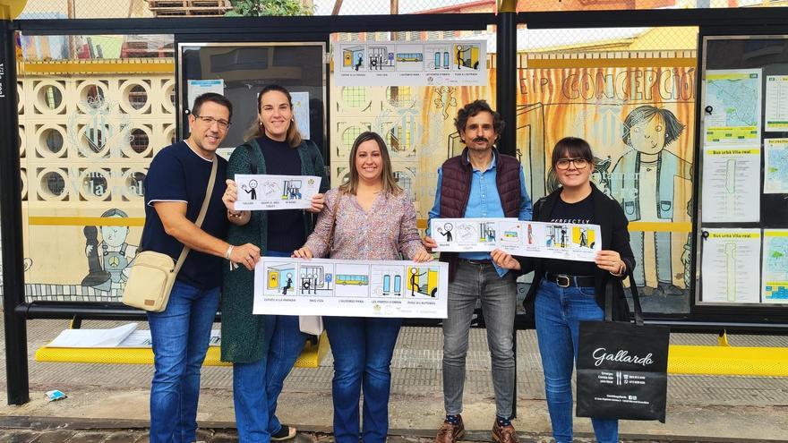 Vila-real instal·la pictogrames en el seu bus gratuït per a facilitar el seu ús a persones amb autisme