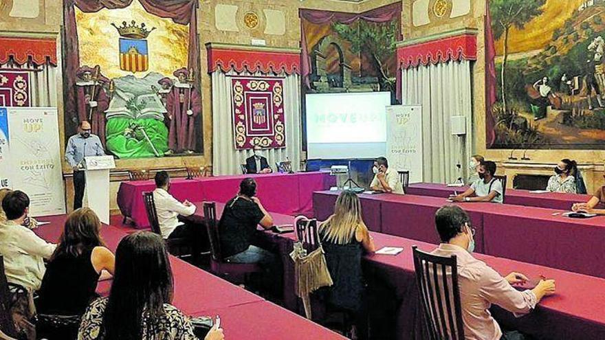 &#039;Move up!&#039; arranca con más acento femenino y una mirada al interior