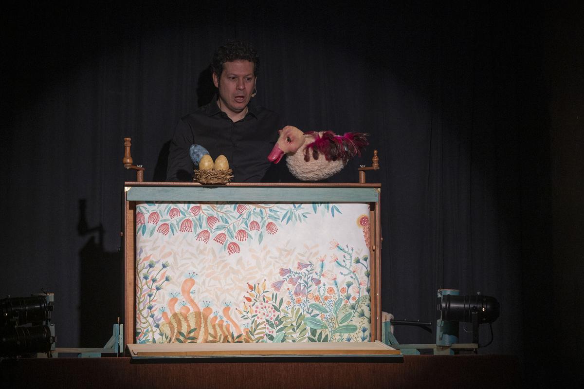 "Al teatre no et fan mal els ulls"