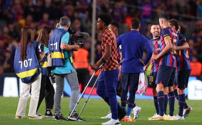 Las imágenes de la despedida de Jordi Alba, Busquets... ¡y el Camp Nou!