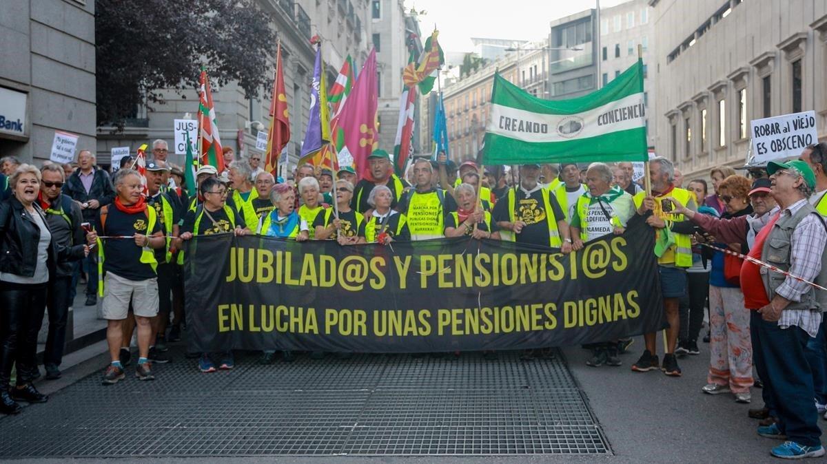 zentauroepp50425726 15 10 2019 participantes en la marcha de pensionistas  en ma191016123216