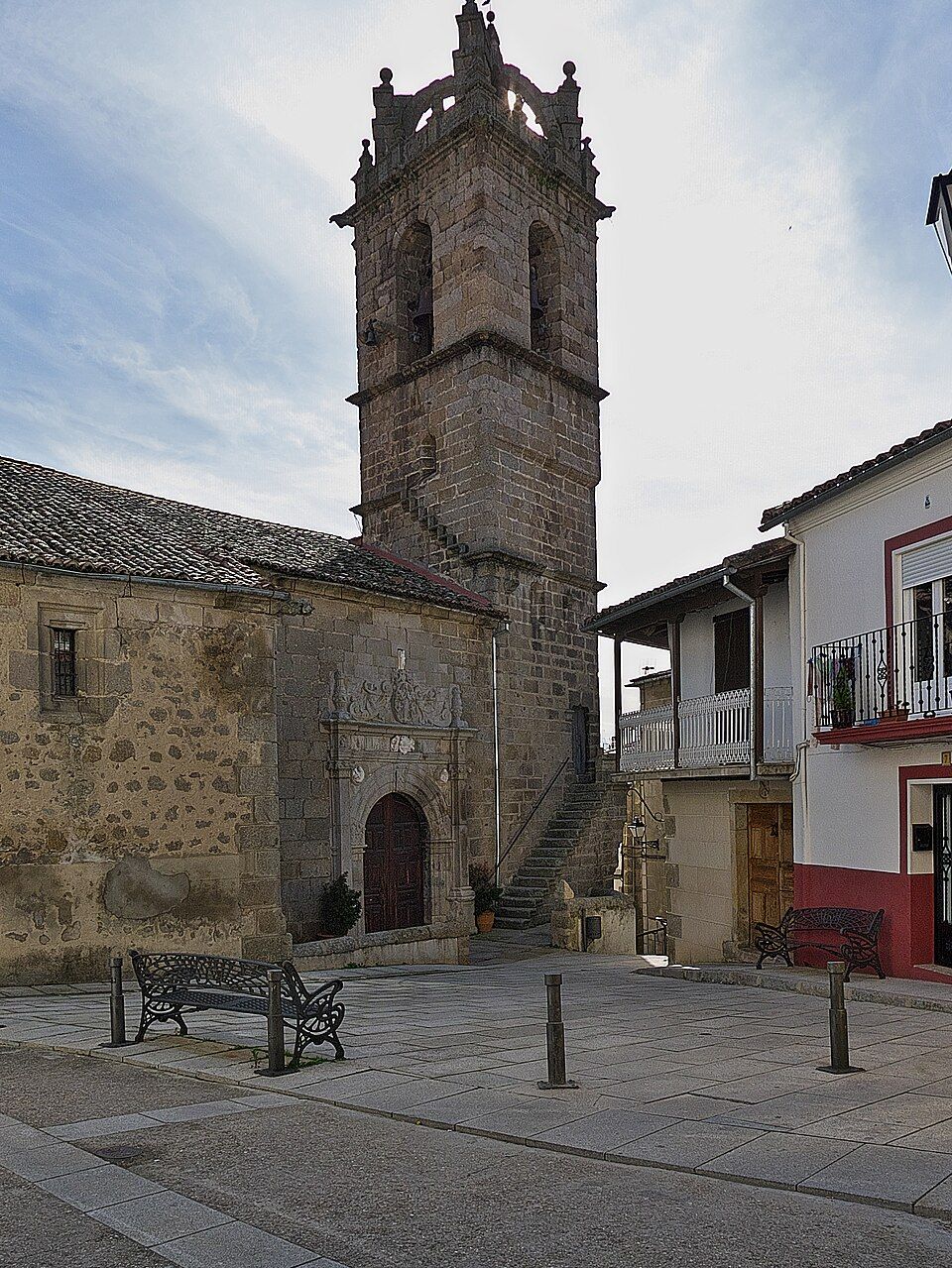La Iglesia de Santa María de la Asunción pertenecía a la antigua diócesis de Coria