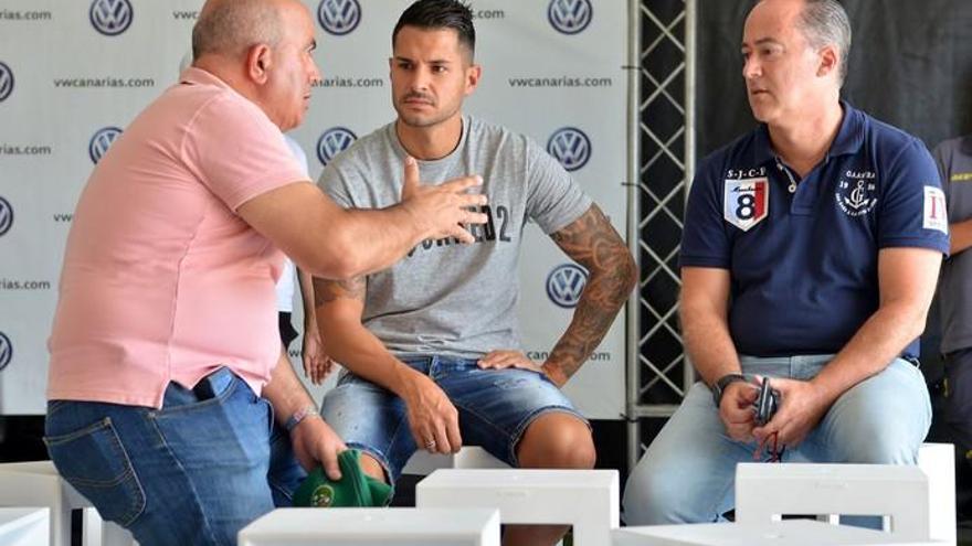 Entrega de vehículos Volkswagen a jugadores de la UD Las Palmas