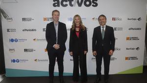 Ricardo Barceló, Mar Vaquero y Javier Martínez posan durante el acto de presentación de activos