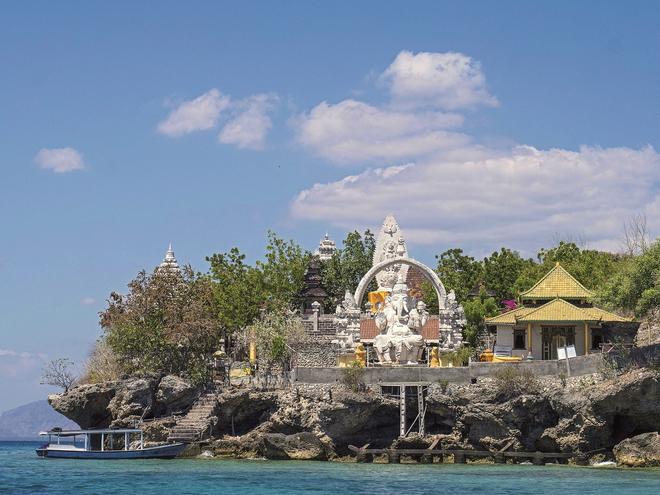 Templo dedicado al dios hindú Ganesh en la isla de Menjangan.