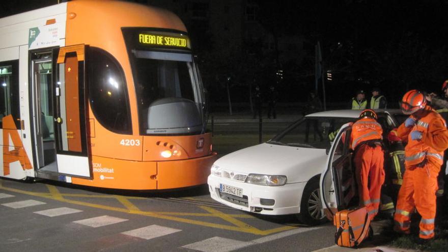 Las mejoras en los cruces reducen un 25% los accidentes en el tranvía de Alicante