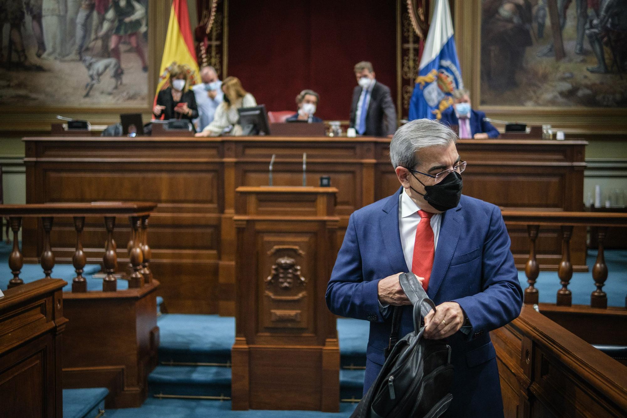 Pleno del Parlamento de Canarias (27/12/2021)