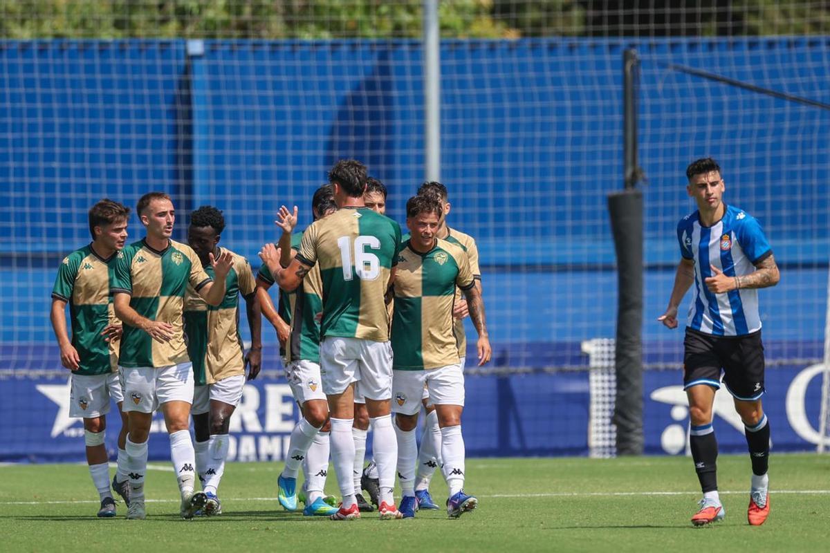 Rubén Sánchez se marcó en propia puerta tras un error de Timera