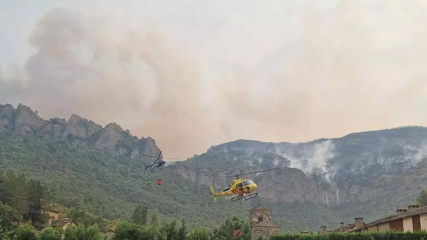 Vídeo | Operativa en Binacua con quema controlada por parte de la UME