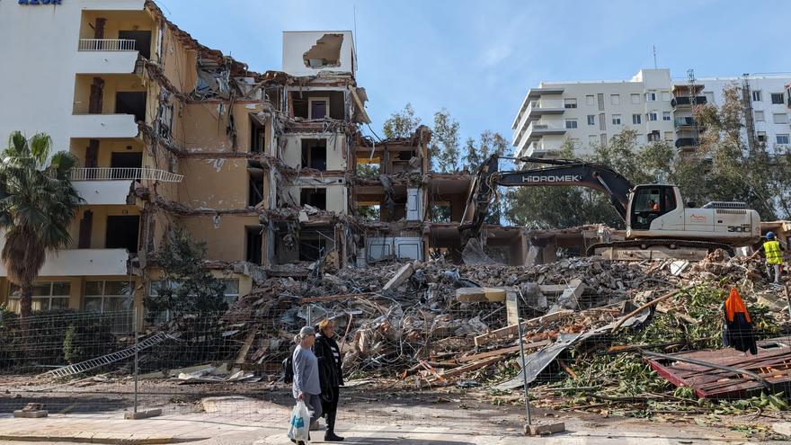 Adiós a uno de los emblemas de Benicàssim: derriban un hotel con 60 años de historia